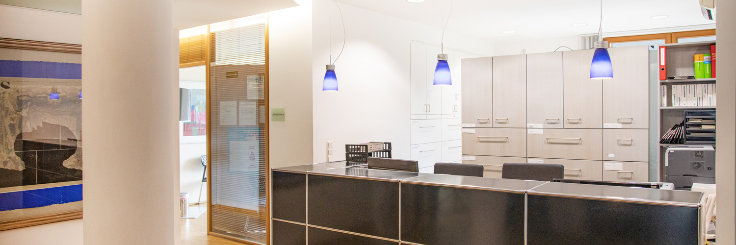 Empfangsbereich der Praxis Dr. Krenzer & Dr. Rolbetzki in Fulda